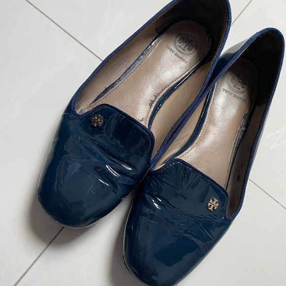 Tory Burch patent leather loafers - Picture 2 of 5